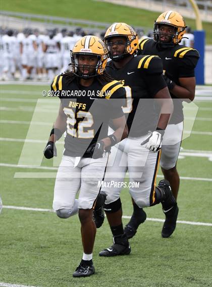 Thumbnail 2 in Fort Bend Marshall vs Lake Creek (UIL 5A Region III Regional Playoff) photogallery.