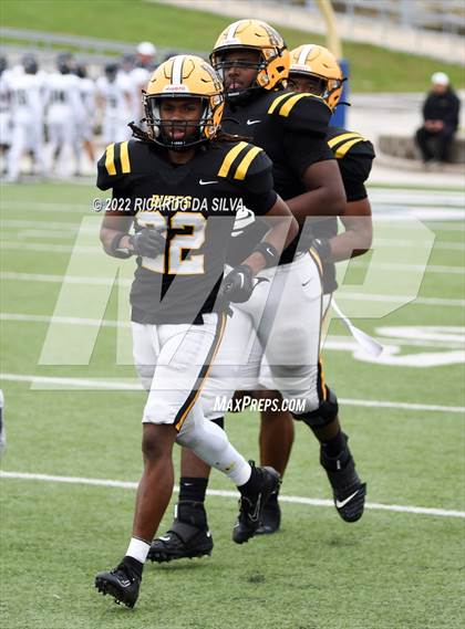 Thumbnail 1 in Fort Bend Marshall vs Lake Creek (UIL 5A Region III Regional Playoff) photogallery.
