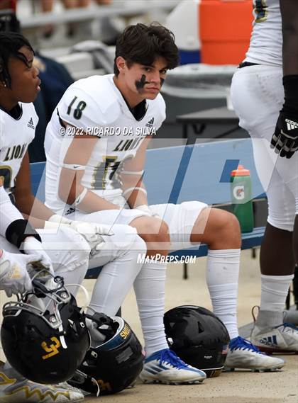 Thumbnail 2 in Fort Bend Marshall vs Lake Creek (UIL 5A Region III Regional Playoff) photogallery.