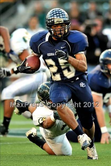 Thumbnail 1 in Le Grand vs. Sierra Canyon (CIF State Small Schools Final) photogallery.