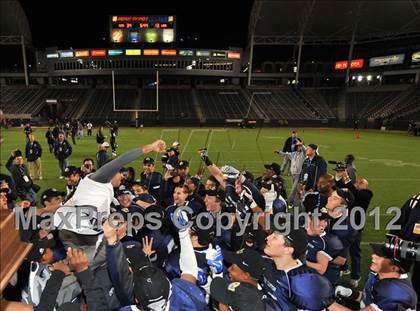 Thumbnail 3 in Le Grand vs. Sierra Canyon (CIF State Small Schools Final) photogallery.
