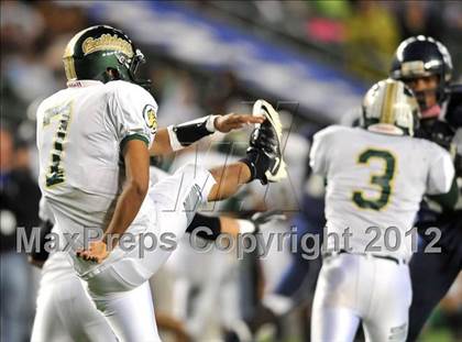 Thumbnail 1 in Le Grand vs. Sierra Canyon (CIF State Small Schools Final) photogallery.