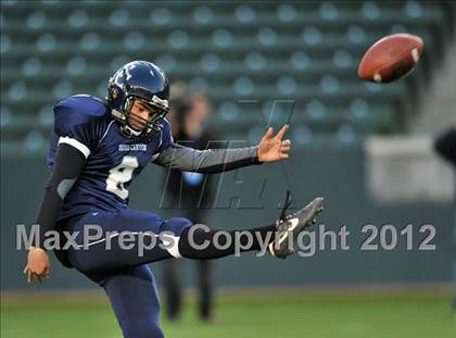 Thumbnail 2 in Le Grand vs. Sierra Canyon (CIF State Small Schools Final) photogallery.