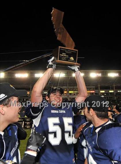 Thumbnail 3 in Le Grand vs. Sierra Canyon (CIF State Small Schools Final) photogallery.