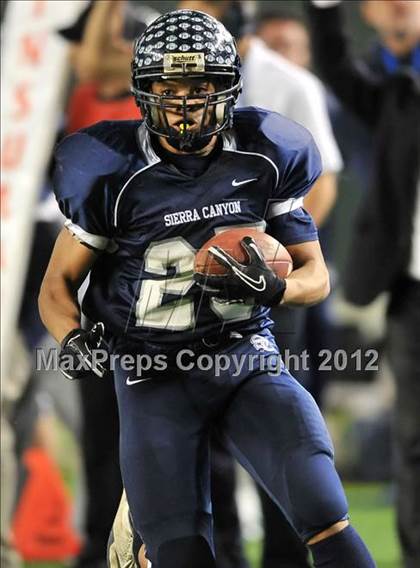 Thumbnail 2 in Le Grand vs. Sierra Canyon (CIF State Small Schools Final) photogallery.