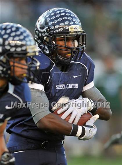 Thumbnail 1 in Le Grand vs. Sierra Canyon (CIF State Small Schools Final) photogallery.