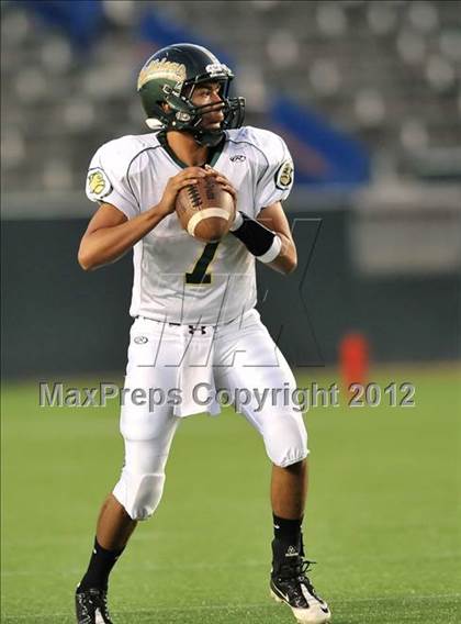 Thumbnail 1 in Le Grand vs. Sierra Canyon (CIF State Small Schools Final) photogallery.