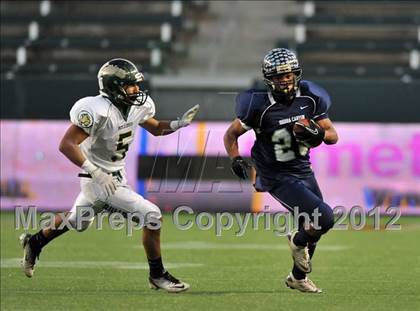 Thumbnail 2 in Le Grand vs. Sierra Canyon (CIF State Small Schools Final) photogallery.