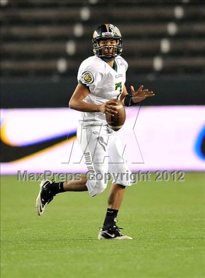 Thumbnail 2 in Le Grand vs. Sierra Canyon (CIF State Small Schools Final) photogallery.
