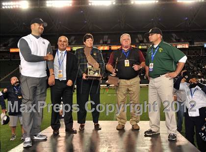 Thumbnail 1 in Le Grand vs. Sierra Canyon (CIF State Small Schools Final) photogallery.