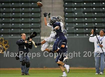 Thumbnail 3 in Le Grand vs. Sierra Canyon (CIF State Small Schools Final) photogallery.
