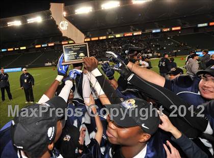 Thumbnail 2 in Le Grand vs. Sierra Canyon (CIF State Small Schools Final) photogallery.
