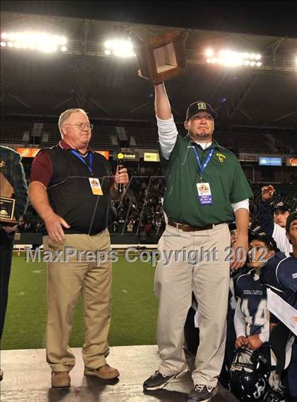 Thumbnail 2 in Le Grand vs. Sierra Canyon (CIF State Small Schools Final) photogallery.