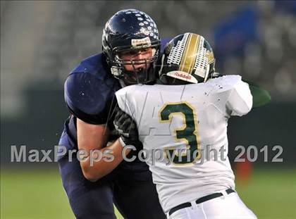 Thumbnail 3 in Le Grand vs. Sierra Canyon (CIF State Small Schools Final) photogallery.