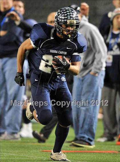 Thumbnail 2 in Le Grand vs. Sierra Canyon (CIF State Small Schools Final) photogallery.