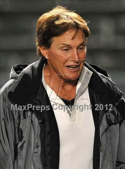 Thumbnail 2 in Le Grand vs. Sierra Canyon (CIF State Small Schools Final) photogallery.