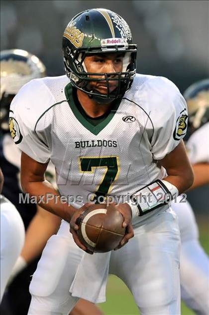 Thumbnail 3 in Le Grand vs. Sierra Canyon (CIF State Small Schools Final) photogallery.