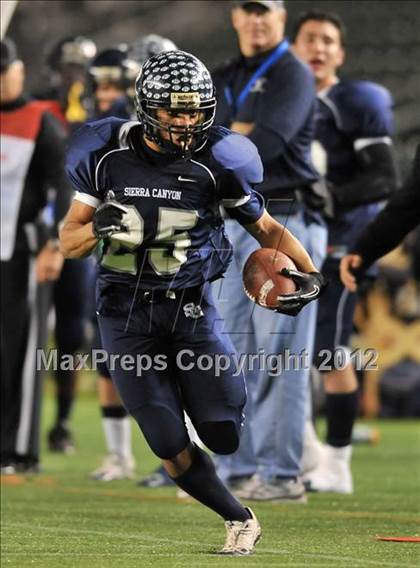 Thumbnail 3 in Le Grand vs. Sierra Canyon (CIF State Small Schools Final) photogallery.