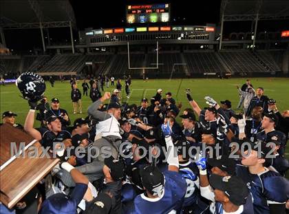 Thumbnail 2 in Le Grand vs. Sierra Canyon (CIF State Small Schools Final) photogallery.