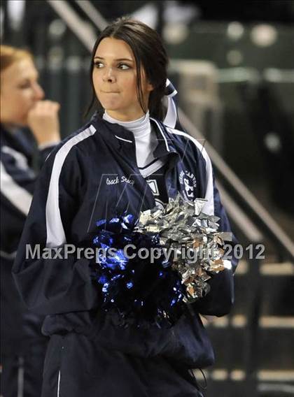 Thumbnail 3 in Le Grand vs. Sierra Canyon (CIF State Small Schools Final) photogallery.
