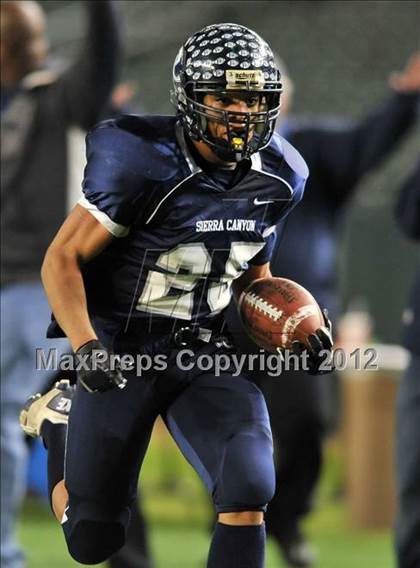 Thumbnail 2 in Le Grand vs. Sierra Canyon (CIF State Small Schools Final) photogallery.