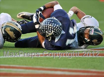 Thumbnail 2 in Le Grand vs. Sierra Canyon (CIF State Small Schools Final) photogallery.