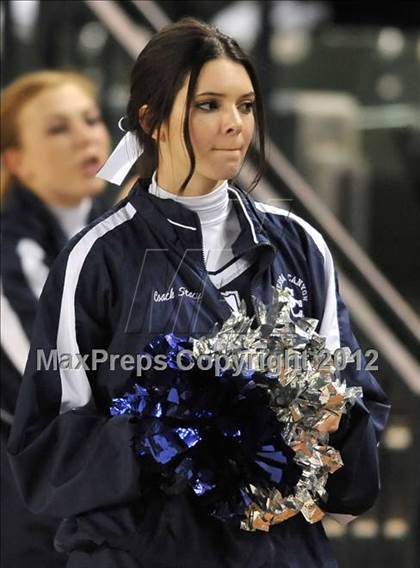 Thumbnail 1 in Le Grand vs. Sierra Canyon (CIF State Small Schools Final) photogallery.