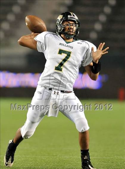 Thumbnail 1 in Le Grand vs. Sierra Canyon (CIF State Small Schools Final) photogallery.