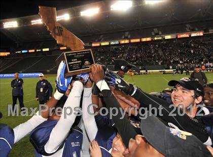 Thumbnail 3 in Le Grand vs. Sierra Canyon (CIF State Small Schools Final) photogallery.