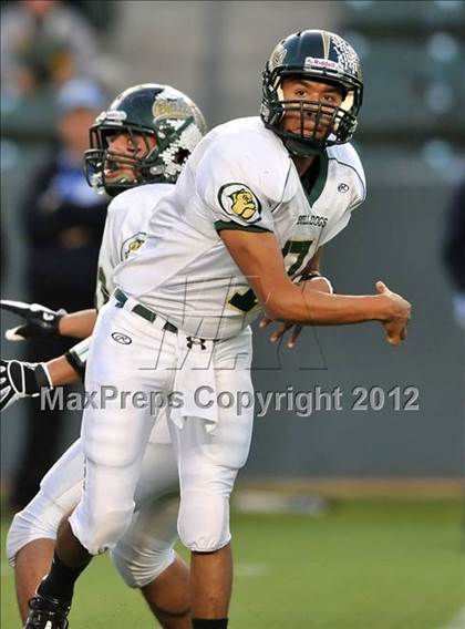 Thumbnail 1 in Le Grand vs. Sierra Canyon (CIF State Small Schools Final) photogallery.