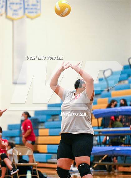 Thumbnail 1 in Sweetwater @ San Ysidro photogallery.
