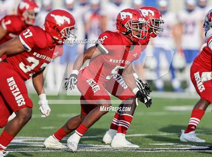 Thumbnail 3 in North Shore vs. Westlake (UIL 6A Division 1 State Semifinal) photogallery.