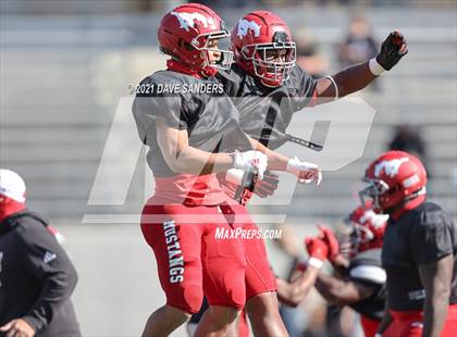 Thumbnail 3 in North Shore vs. Westlake (UIL 6A Division 1 State Semifinal) photogallery.