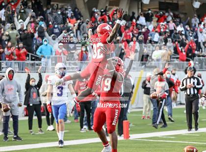 Thumbnail 1 in North Shore vs. Westlake (UIL 6A Division 1 State Semifinal) photogallery.
