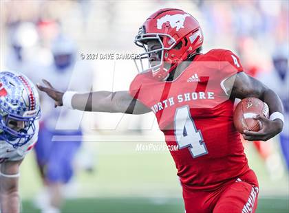 Thumbnail 2 in North Shore vs. Westlake (UIL 6A Division 1 State Semifinal) photogallery.
