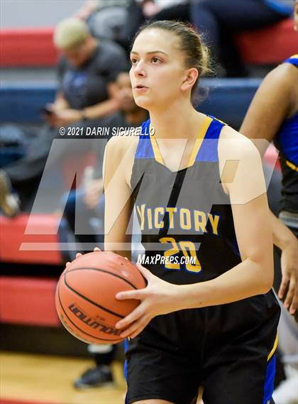 Thumbnail 1 in Oaks Christian vs Victory Christian Center (Nike Tournament of Champions) photogallery.