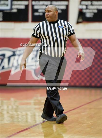 Thumbnail 3 in Oaks Christian vs Victory Christian Center (Nike Tournament of Champions) photogallery.