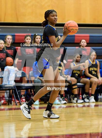 Thumbnail 1 in Oaks Christian vs Victory Christian Center (Nike Tournament of Champions) photogallery.