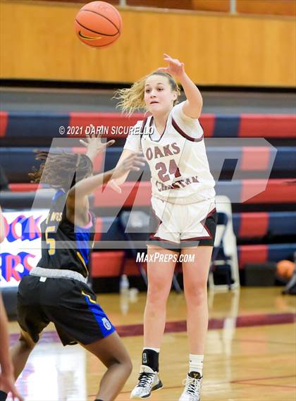 Thumbnail 3 in Oaks Christian vs Victory Christian Center (Nike Tournament of Champions) photogallery.