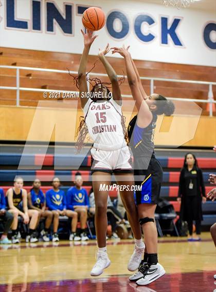 Thumbnail 1 in Oaks Christian vs Victory Christian Center (Nike Tournament of Champions) photogallery.