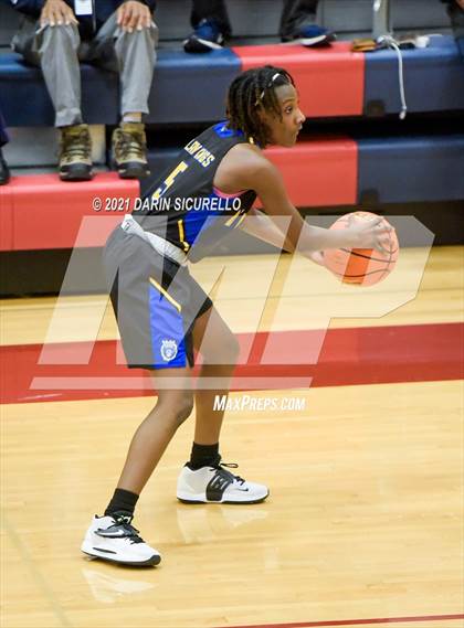 Thumbnail 1 in Oaks Christian vs Victory Christian Center (Nike Tournament of Champions) photogallery.