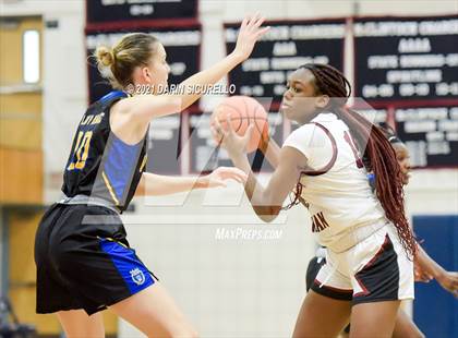 Thumbnail 2 in Oaks Christian vs Victory Christian Center (Nike Tournament of Champions) photogallery.