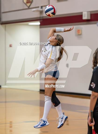 Thumbnail 2 in O'Connor vs Highland Park (Volleypalooza) photogallery.