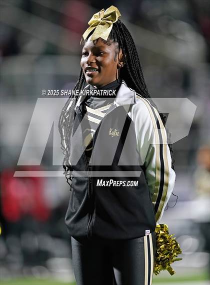 Thumbnail 3 in Terrell vs South Oak Cliff (UIL 5A Div 2 Regional Semifinal) photogallery.