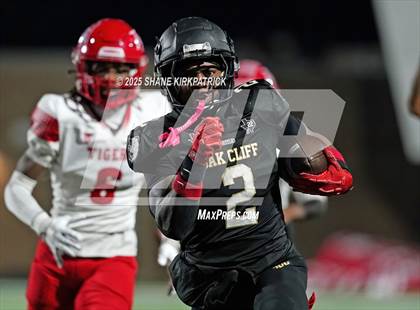 Thumbnail 2 in Terrell vs South Oak Cliff (UIL 5A Div 2 Regional Semifinal) photogallery.