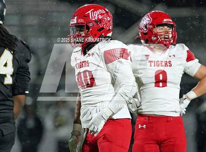 Thumbnail 3 in Terrell vs South Oak Cliff (UIL 5A Div 2 Regional Semifinal) photogallery.
