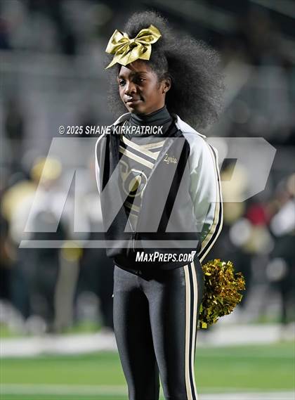 Thumbnail 1 in Terrell vs South Oak Cliff (UIL 5A Div 2 Regional Semifinal) photogallery.
