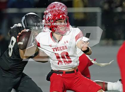 Thumbnail 3 in Terrell vs South Oak Cliff (UIL 5A Div 2 Regional Semifinal) photogallery.