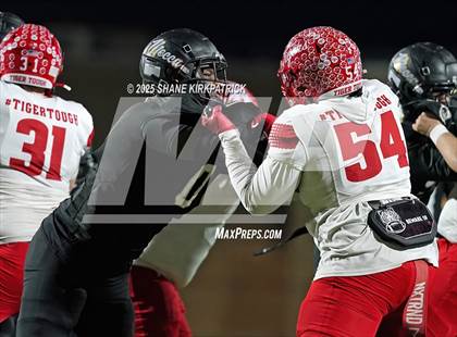 Thumbnail 3 in Terrell vs South Oak Cliff (UIL 5A Div 2 Regional Semifinal) photogallery.