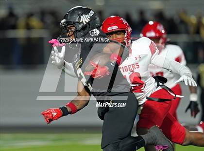 Thumbnail 1 in Terrell vs South Oak Cliff (UIL 5A Div 2 Regional Semifinal) photogallery.